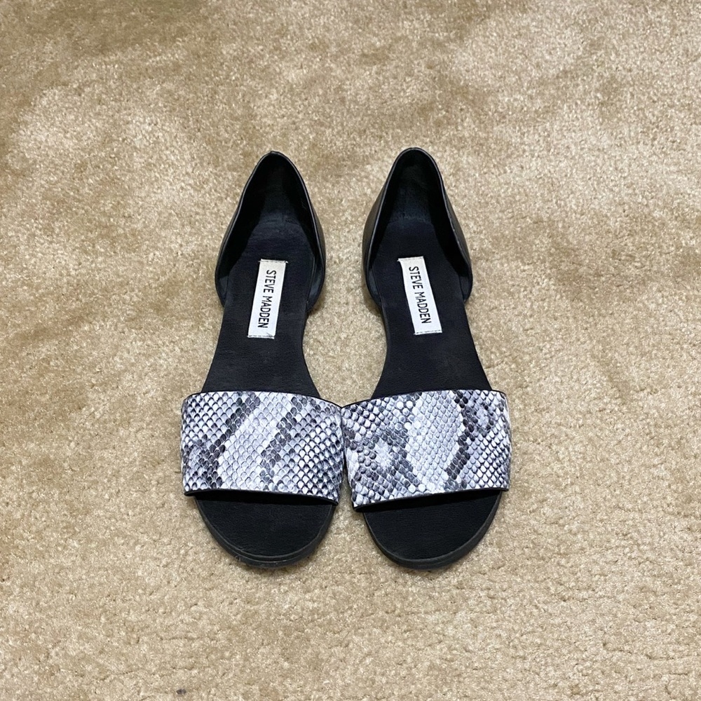 ❌SOLD❌ STEVE MADDEN | Snakeskin Sidestep Sandals - Picture 1 of 7